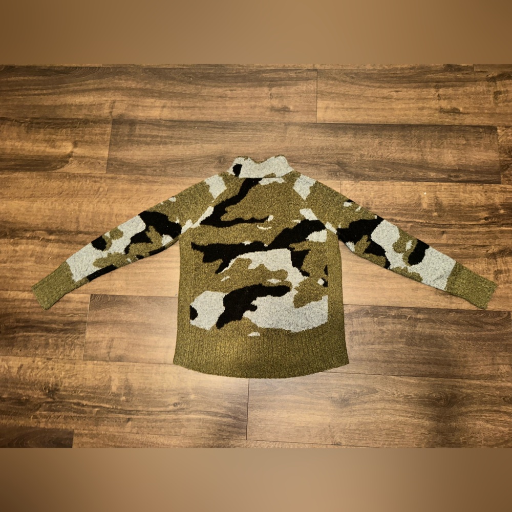 beachlunchlounge Camo mock neck Sweater Jumper Top XS SAKS 5th Ave Nordstrom - Picture 6 of 6